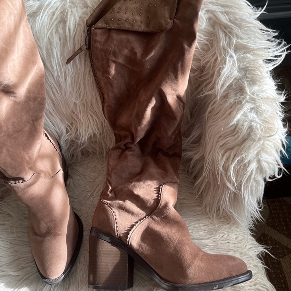 Over the knee micro suede boots. - Picture 4 of 5